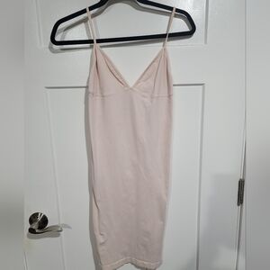 Aritzia Babaton dress size medium NEW CONDITION